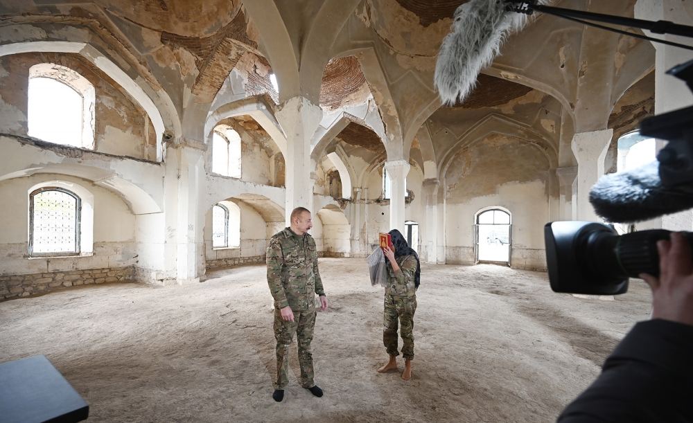 Prezident İlham Əliyev və birinci xanım Mehriban Əliyeva işğaldan azad edilmiş Ağdam şəhərində olublar (FOTO/VİDEO) (YENİLƏNİB-2)