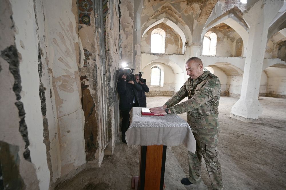 Prezident İlham Əliyev və birinci xanım Mehriban Əliyeva işğaldan azad edilmiş Ağdam şəhərində olublar (FOTO/VİDEO) (YENİLƏNİB-2)