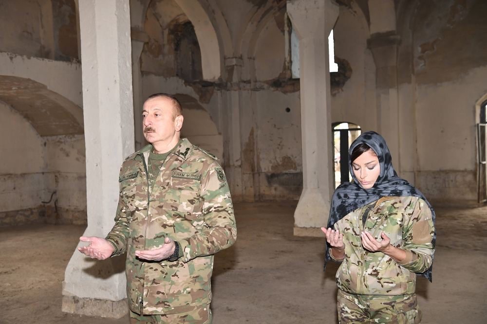 Prezident İlham Əliyev və birinci xanım Mehriban Əliyeva işğaldan azad edilmiş Ağdam şəhərində olublar (FOTO/VİDEO) (YENİLƏNİB-2)