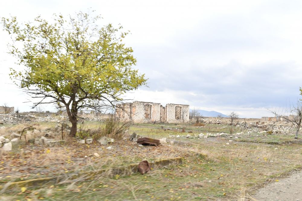 Prezident İlham Əliyev və birinci xanım Mehriban Əliyeva işğaldan azad edilmiş Ağdam şəhərində olublar (FOTO/VİDEO) (YENİLƏNİB-2)
