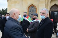 Kəlbəcər sakinləri Şəhidlər Xiyabanını ziyarət ediblər (FOTO)