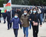 Kəlbəcər sakinləri Şəhidlər Xiyabanını ziyarət ediblər (FOTO)