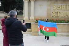 Kəlbəcər sakinləri Şəhidlər Xiyabanını ziyarət ediblər (FOTO)