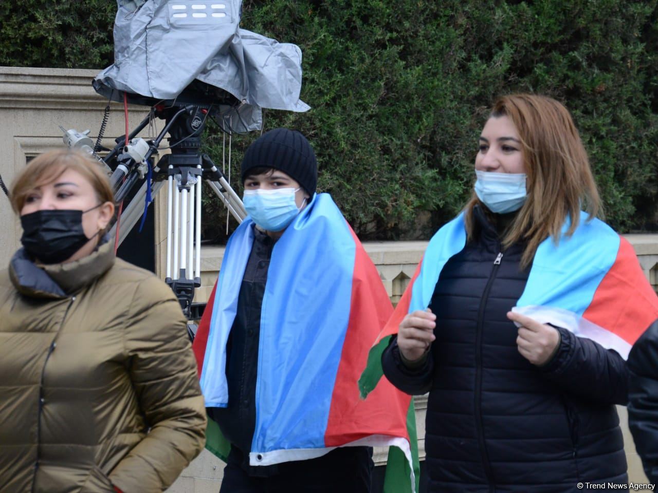 Kəlbəcər sakinləri Şəhidlər Xiyabanını ziyarət ediblər (FOTO)