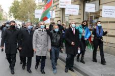 Etirazçılar Fransa səfirliyi qarşısında bəyanat səsləndirib (ƏLAVƏ OLUNUB) (FOTO/VİDEO)