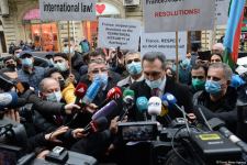 Etirazçılar Fransa səfirliyi qarşısında bəyanat səsləndirib (ƏLAVƏ OLUNUB) (FOTO/VİDEO)