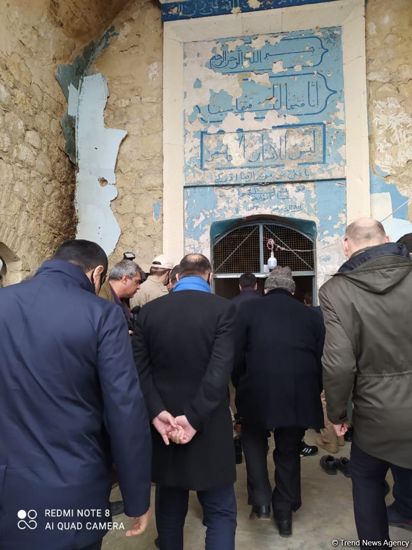 Hikmət Hacıyev, diplomatik nümayəndələr və "Qarabağ" klubu Ağdam məscidində (FOTO)
