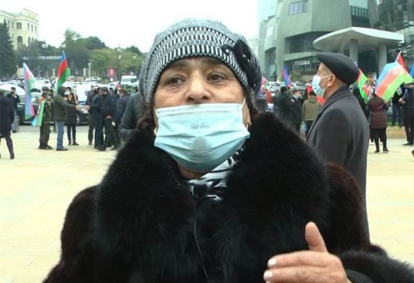 Laçın sakini: Biz ağlaya-ağlaya oranı tərk etdik, bu gün isə üzümüz gülür