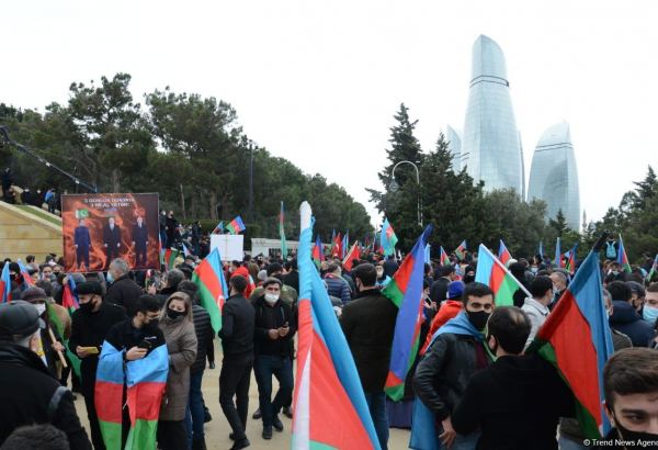 Laçın sakinləri Şəhidlər Xiyabanını ziyarət ediblər (FOTO)