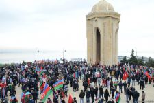 Laçın sakinləri Şəhidlər Xiyabanını ziyarət ediblər (FOTO)