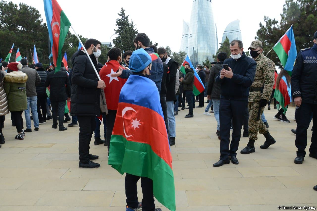 Laçın sakinləri Şəhidlər Xiyabanını ziyarət ediblər (FOTO)