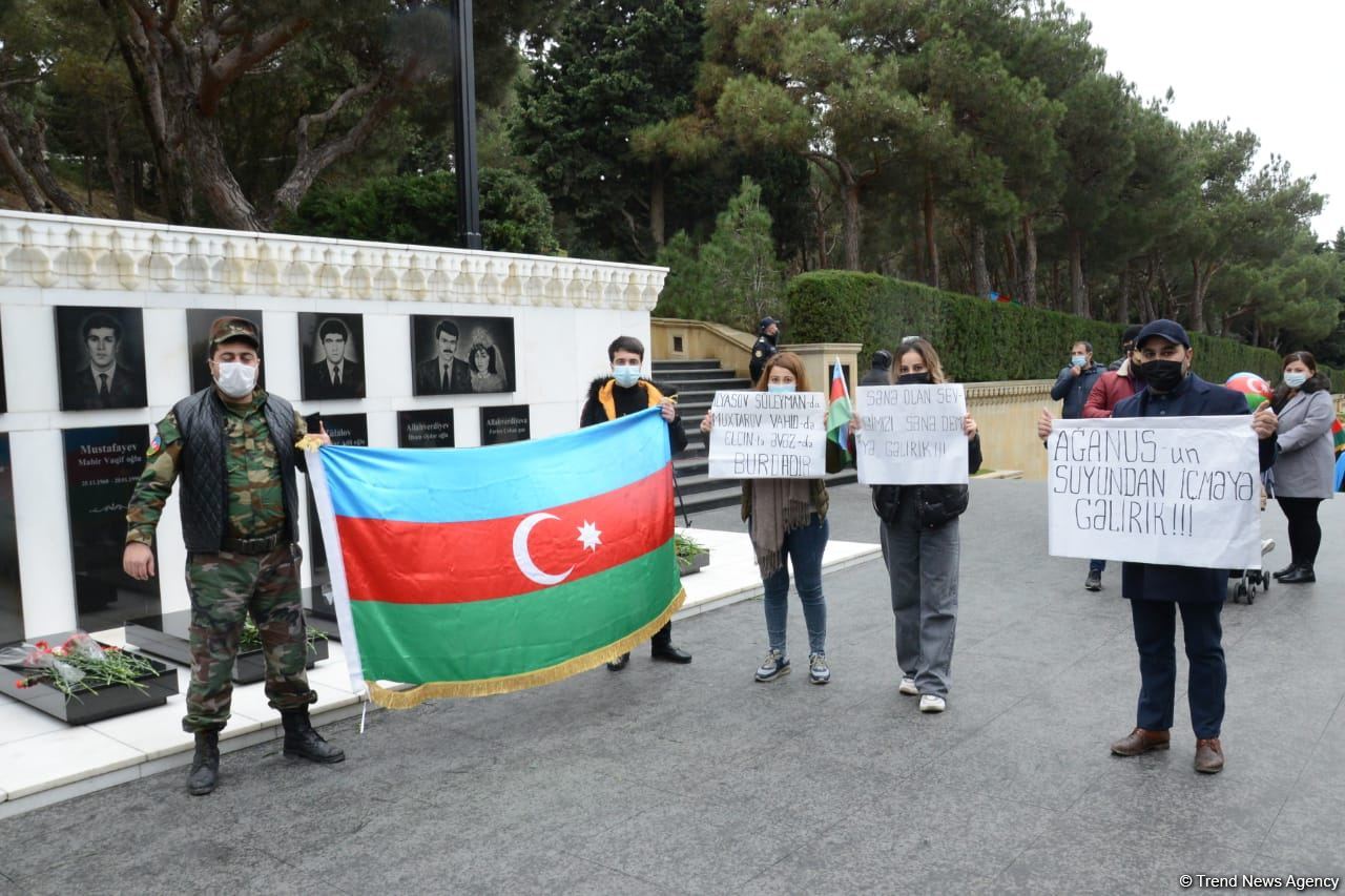 Laçın sakinləri Şəhidlər Xiyabanını ziyarət ediblər (FOTO)