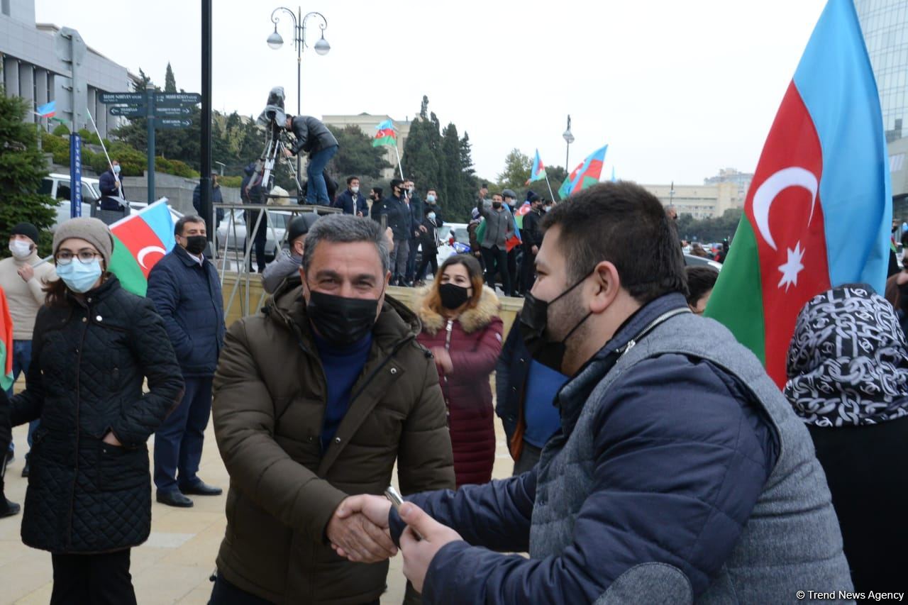Laçın sakinləri Şəhidlər Xiyabanını ziyarət ediblər (FOTO)