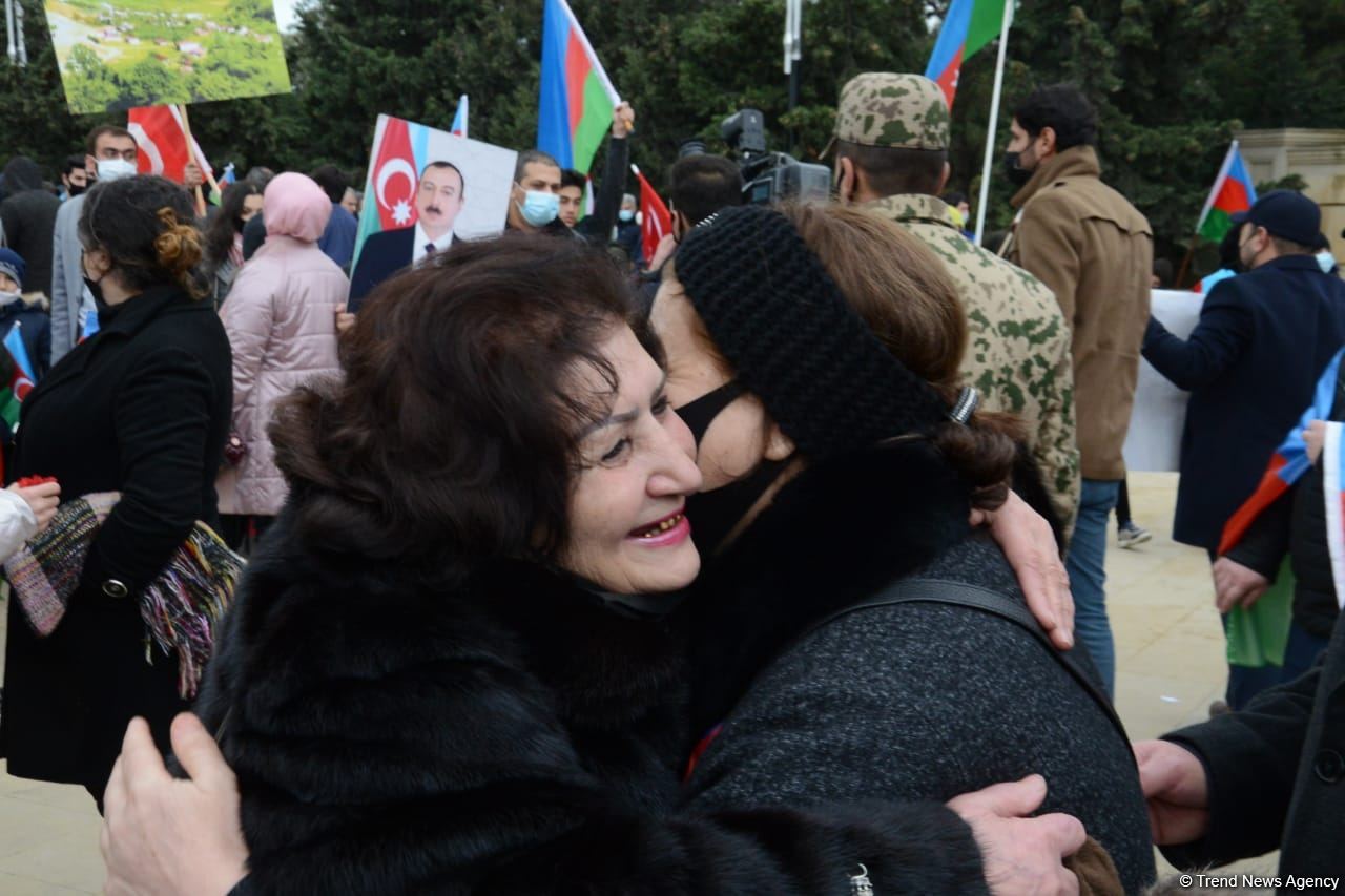 Laçın sakinləri Şəhidlər Xiyabanını ziyarət ediblər (FOTO)