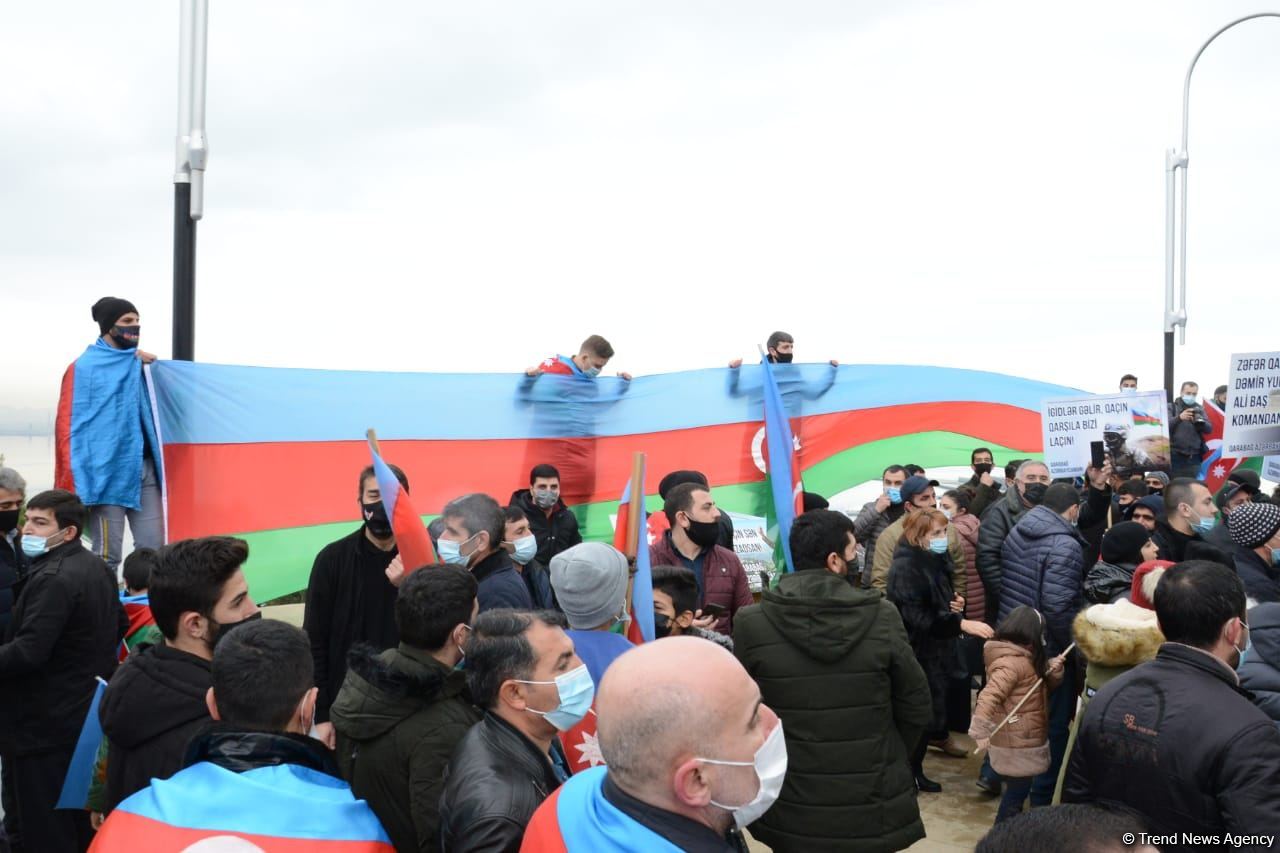 Laçın sakinləri Şəhidlər Xiyabanını ziyarət ediblər (FOTO)