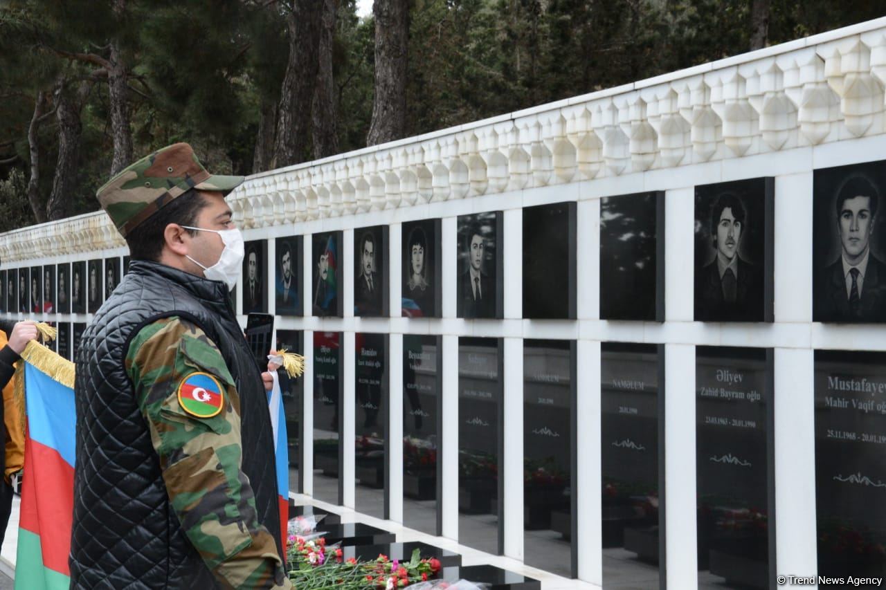 Laçın sakinləri Şəhidlər Xiyabanını ziyarət ediblər (FOTO)