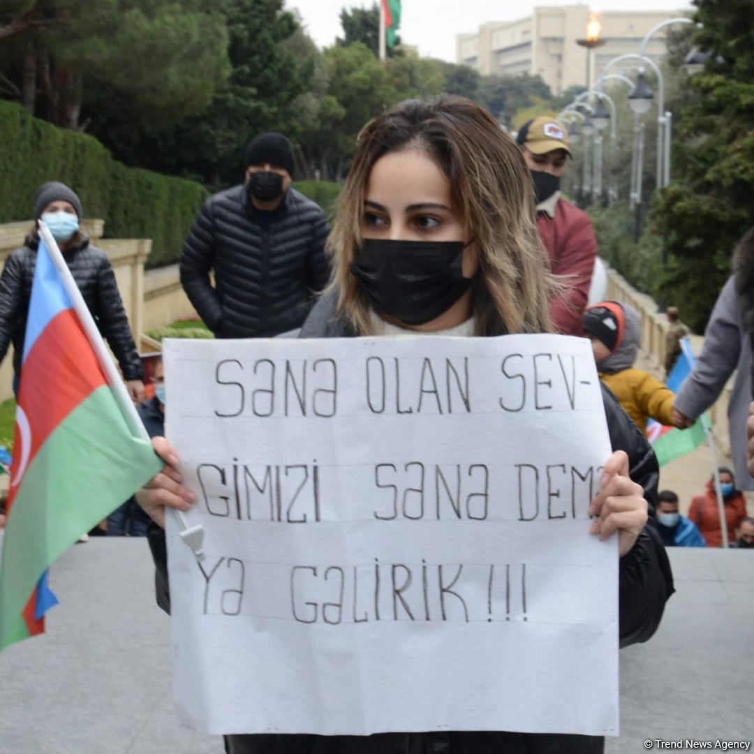 Laçın sakinləri Şəhidlər Xiyabanını ziyarət ediblər (FOTO)