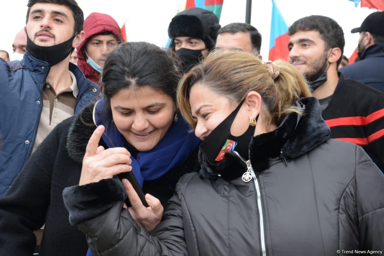 Laçın sakinləri Şəhidlər Xiyabanını ziyarət ediblər (FOTO)