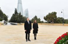 Prezident İlham Əliyev və birinci xanım Mehriban Əliyeva şəhidlərimizin xatirəsini yad ediblər (FOTO/VİDEO) (YENİLƏNİB)