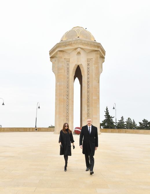 Prezident İlham Əliyev və birinci xanım Mehriban Əliyeva şəhidlərimizin xatirəsini yad ediblər (FOTO/VİDEO) (YENİLƏNİB)
