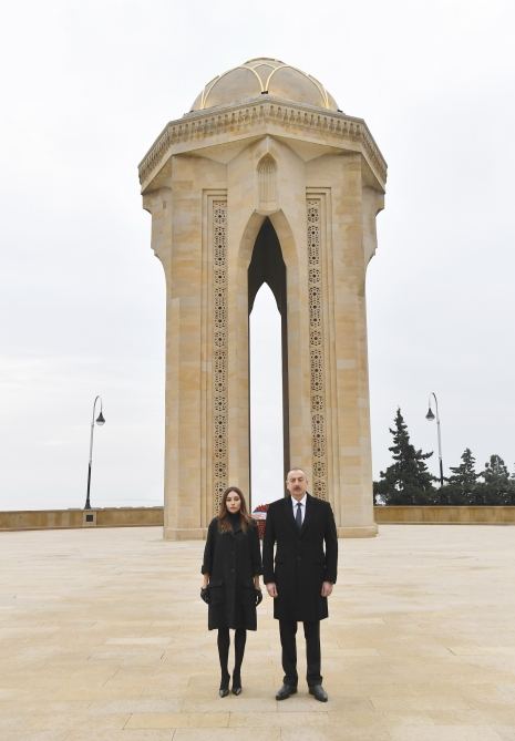 Prezident İlham Əliyev və birinci xanım Mehriban Əliyeva şəhidlərimizin xatirəsini yad ediblər (FOTO/VİDEO) (YENİLƏNİB)