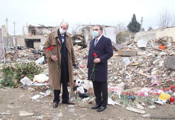 ABŞ-ın məşhur radioverilişinin aparıcısı Gəncəyə səfər edib (FOTO)