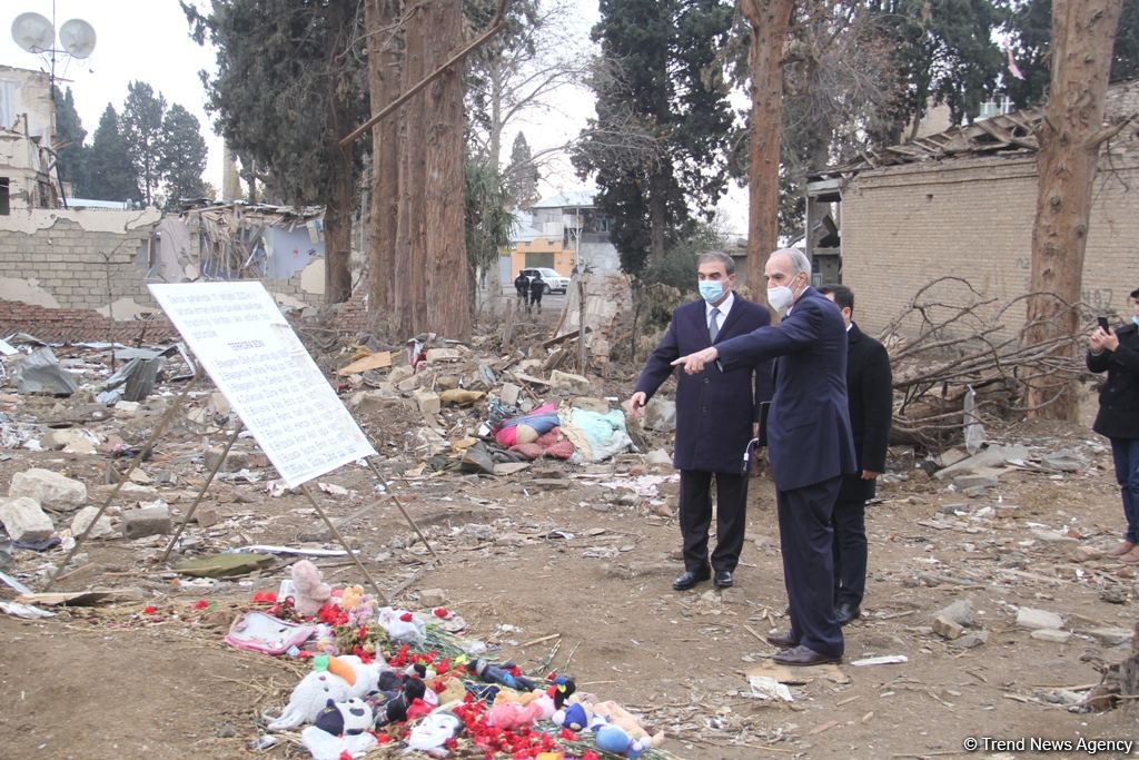 ABŞ-ın məşhur radioverilişinin aparıcısı Gəncəyə səfər edib (FOTO)