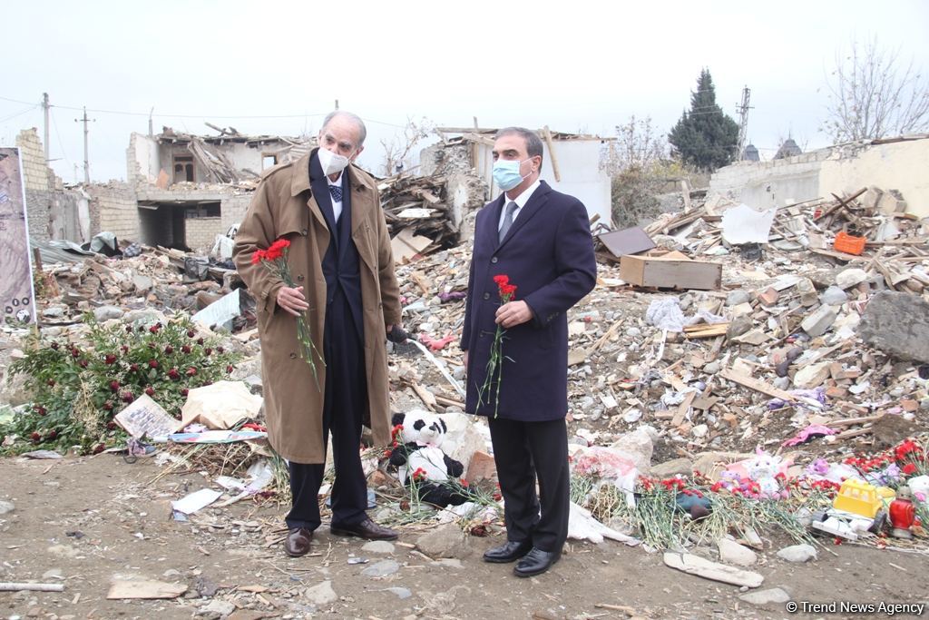 ABŞ-ın məşhur radioverilişinin aparıcısı Gəncəyə səfər edib (FOTO)