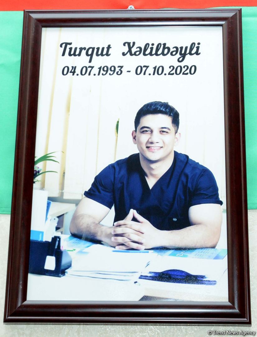 Turqut deyirdi ki, hərbçi yoldaşları ön cəbhədə ola-ola, özü arxada ola bilməz - Şəhid anası (FOTO)
