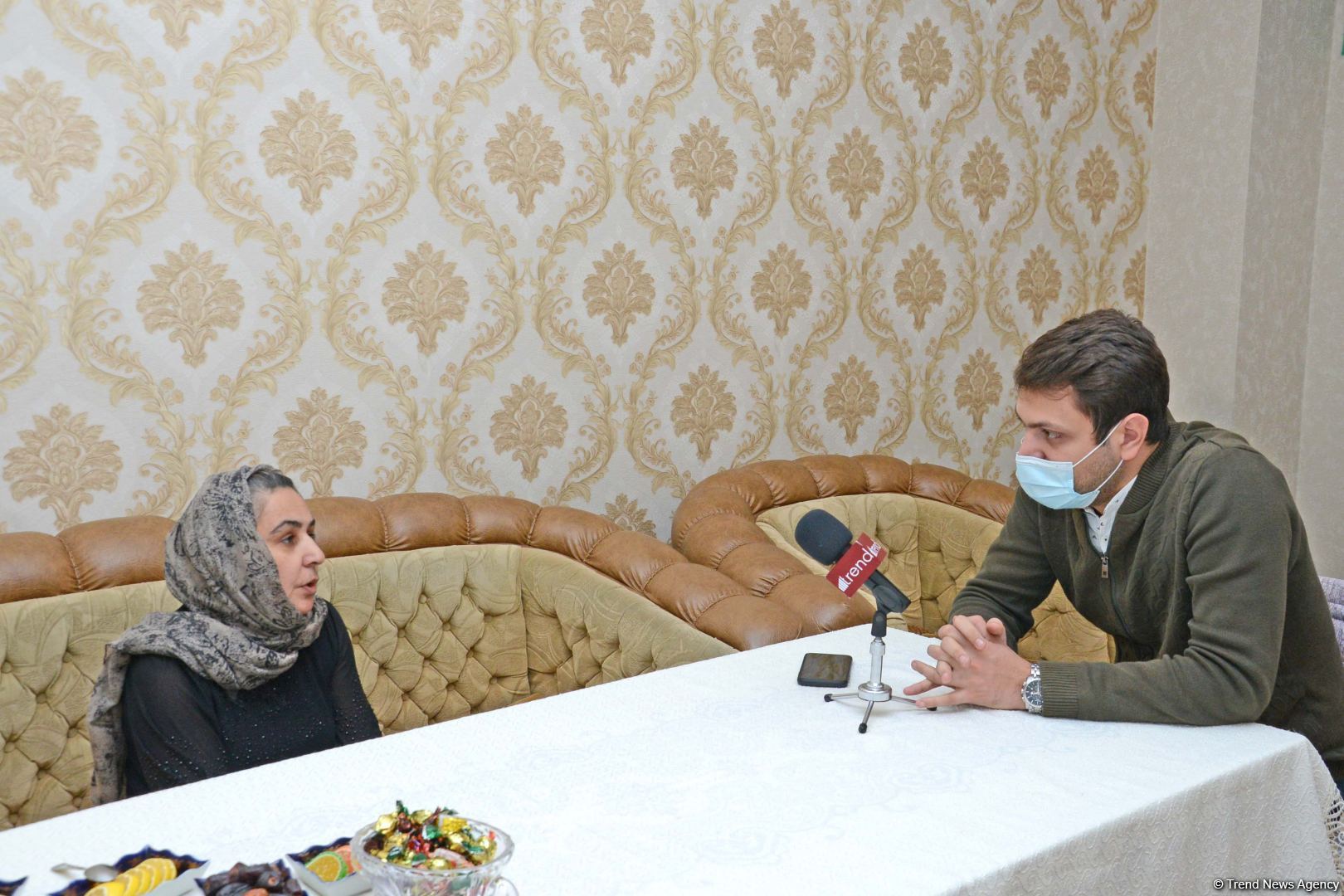 Turqut deyirdi ki, hərbçi yoldaşları ön cəbhədə ola-ola, özü arxada ola bilməz - Şəhid anası (FOTO)