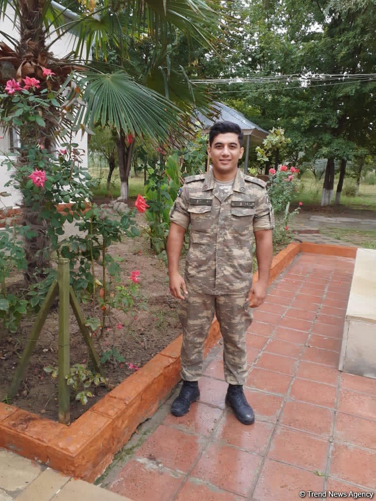 Turqut deyirdi ki, hərbçi yoldaşları ön cəbhədə ola-ola, özü arxada ola bilməz - Şəhid anası (FOTO)