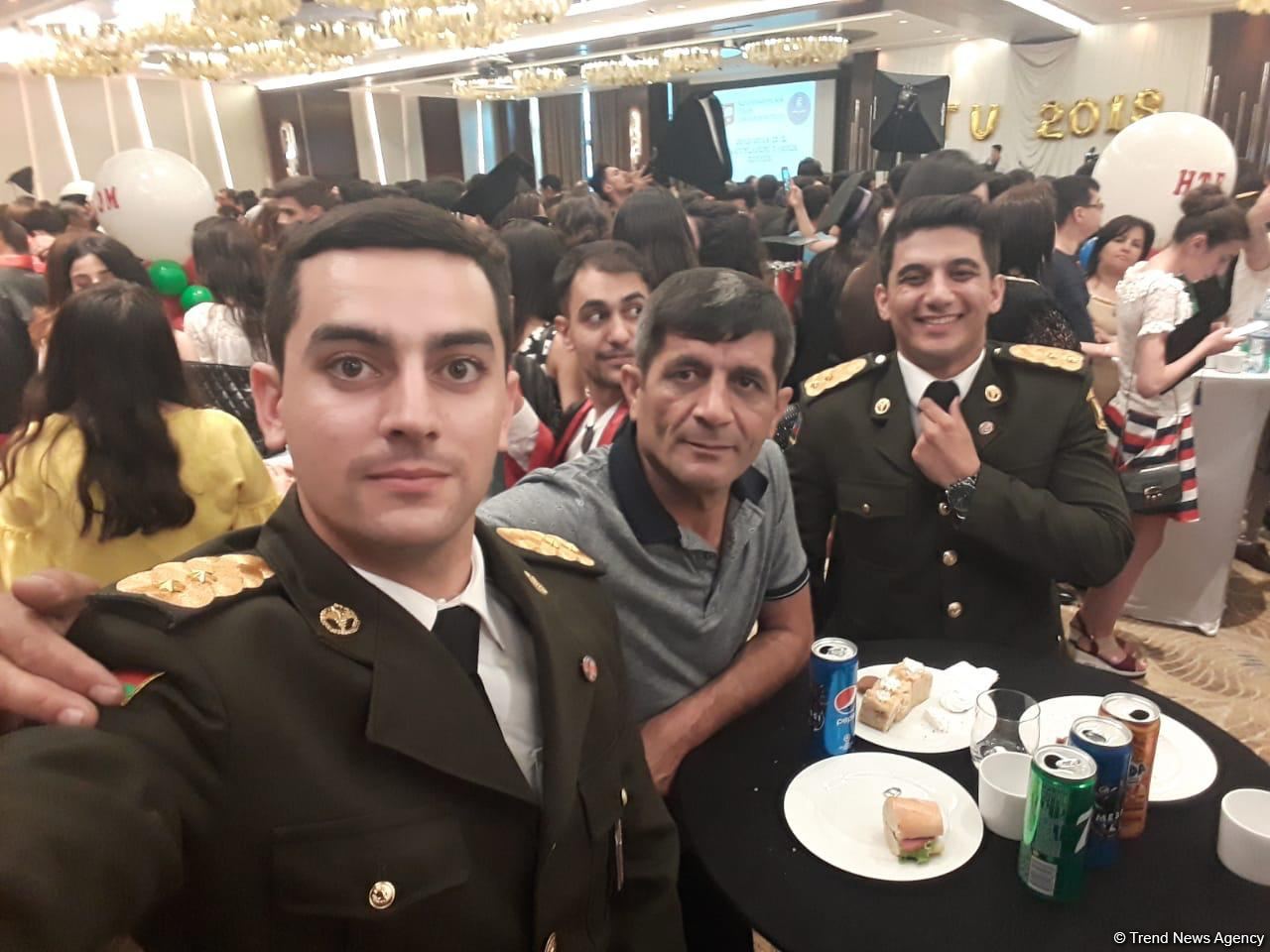 Turqut deyirdi ki, hərbçi yoldaşları ön cəbhədə ola-ola, özü arxada ola bilməz - Şəhid anası (FOTO)