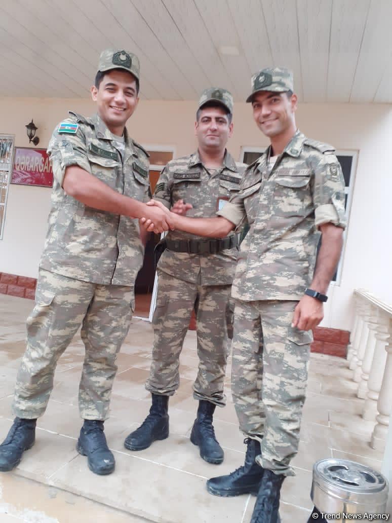 Turqut deyirdi ki, hərbçi yoldaşları ön cəbhədə ola-ola, özü arxada ola bilməz - Şəhid anası (FOTO)