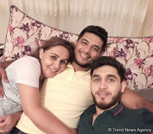 Turqut deyirdi ki, hərbçi yoldaşları ön cəbhədə ola-ola, özü arxada ola bilməz - Şəhid anası (FOTO)
