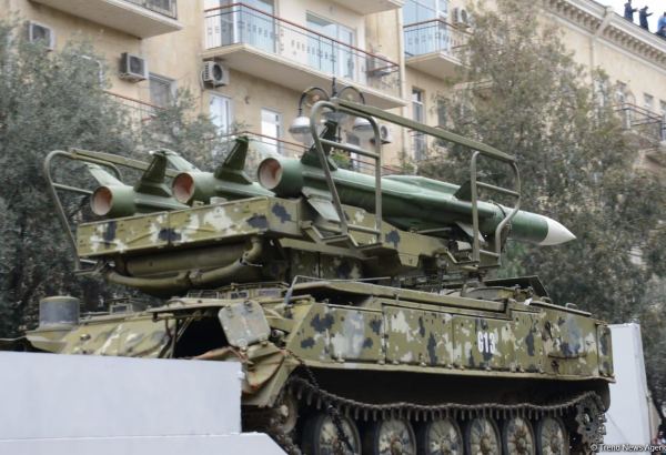Zəfər paradında hərbi qənimətlərin bir qismi nümayiş olunub (FOTO/VİDEO)