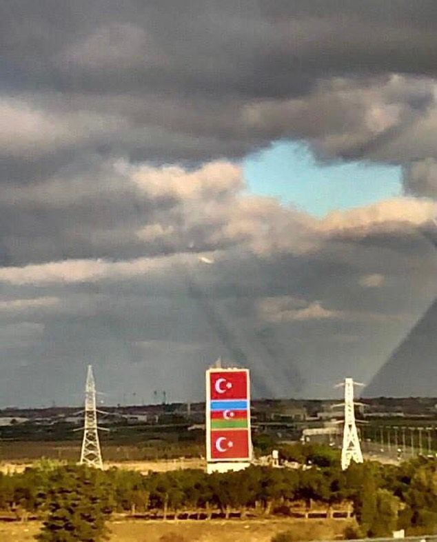 Mehriban Əliyeva: "Ulu Tanrı daim ölkələrimizi və xalqlarımızı qorusun" (FOTO)