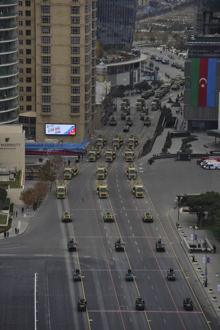 Prezident İlham Əliyev və Rəcəb Tayyib Ərdoğan Zəfər paradında iştirak ediblər (YENİLƏNİB-2) (FOTO/VİDEO)