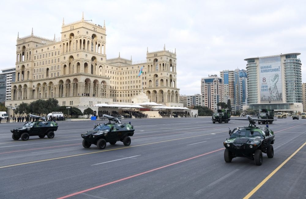 Prezident İlham Əliyev və Rəcəb Tayyib Ərdoğan Zəfər paradında iştirak ediblər (YENİLƏNİB-2) (FOTO/VİDEO)