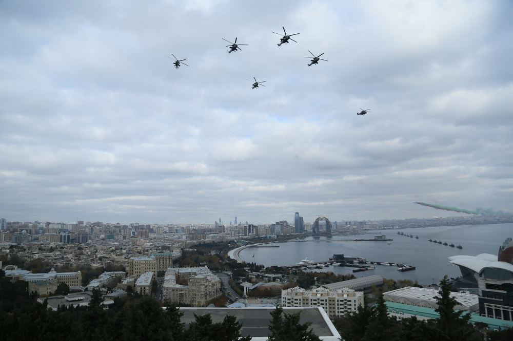 Prezident İlham Əliyev və Rəcəb Tayyib Ərdoğan Zəfər paradında iştirak ediblər (YENİLƏNİB-2) (FOTO/VİDEO)
