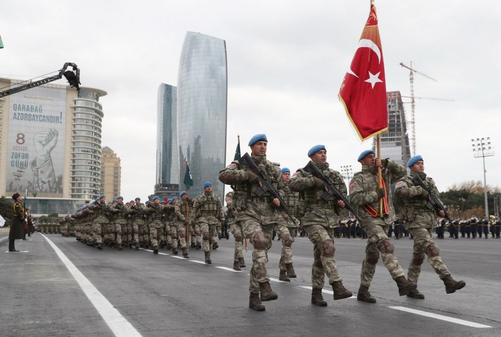 Prezident İlham Əliyev və Rəcəb Tayyib Ərdoğan Zəfər paradında iştirak ediblər (YENİLƏNİB-2) (FOTO/VİDEO)