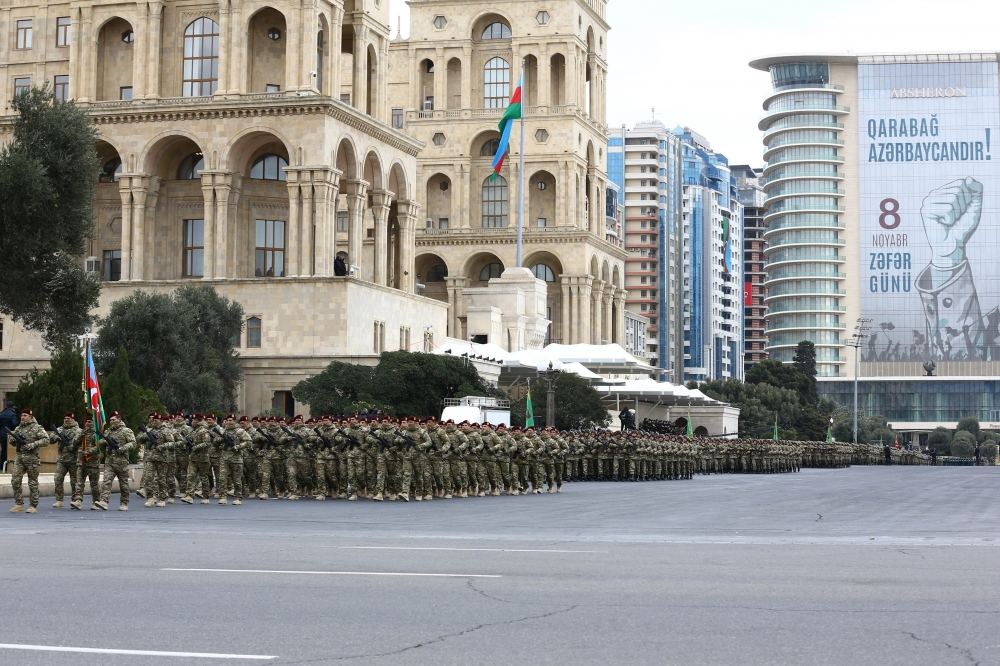 Prezident İlham Əliyev və Rəcəb Tayyib Ərdoğan Zəfər paradında iştirak ediblər (YENİLƏNİB-2) (FOTO/VİDEO)