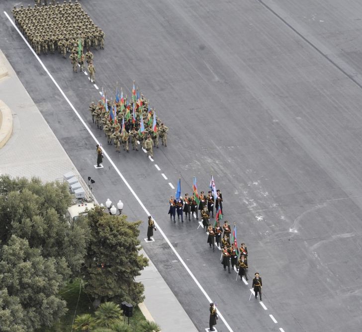 Prezident İlham Əliyev və Rəcəb Tayyib Ərdoğan Zəfər paradında iştirak ediblər (YENİLƏNİB-2) (FOTO/VİDEO)