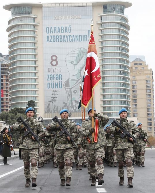 Prezident İlham Əliyev və Rəcəb Tayyib Ərdoğan Zəfər paradında iştirak ediblər (YENİLƏNİB-2) (FOTO/VİDEO)