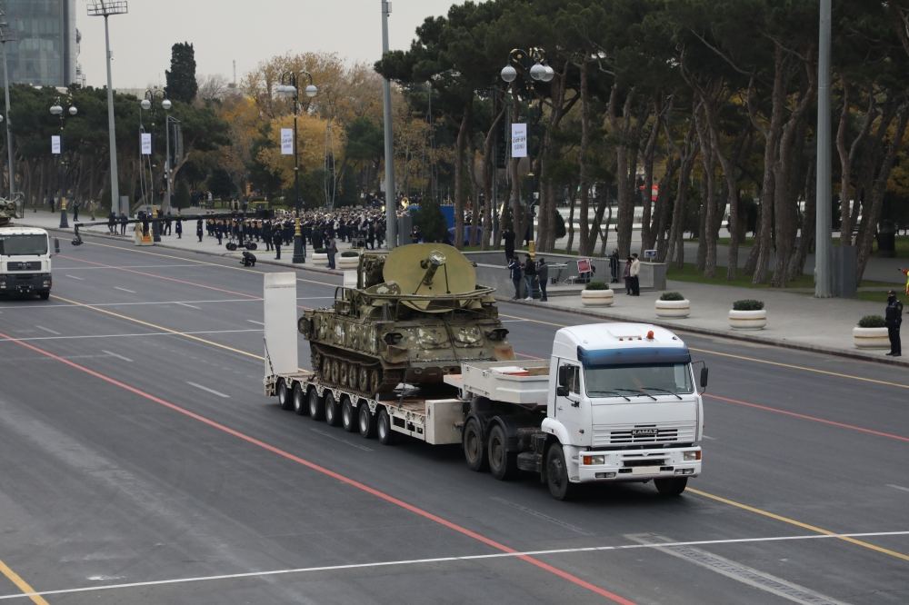 Prezident İlham Əliyev və Rəcəb Tayyib Ərdoğan Zəfər paradında iştirak ediblər (YENİLƏNİB-2) (FOTO/VİDEO)