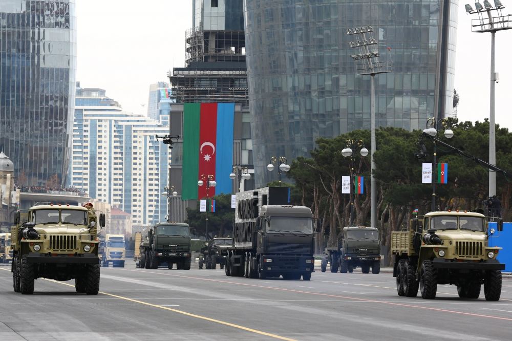 Prezident İlham Əliyev və Rəcəb Tayyib Ərdoğan Zəfər paradında iştirak ediblər (YENİLƏNİB-2) (FOTO/VİDEO)