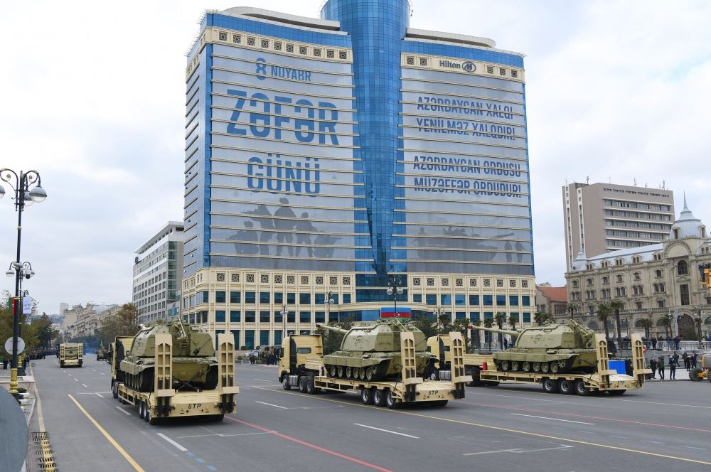 Prezident İlham Əliyev və Rəcəb Tayyib Ərdoğan Zəfər paradında iştirak ediblər (YENİLƏNİB-2) (FOTO/VİDEO)