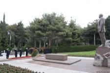 Azərbaycan ictimaiyyəti ulu öndər Heydər Əliyevin xatirəsini yad edir (FOTO)