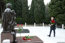 Azərbaycan ictimaiyyəti ulu öndər Heydər Əliyevin xatirəsini yad edir (FOTO)
