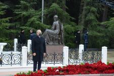 Azərbaycan ictimaiyyəti ulu öndər Heydər Əliyevin xatirəsini yad edir (FOTO)