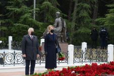 Azərbaycan ictimaiyyəti ulu öndər Heydər Əliyevin xatirəsini yad edir (FOTO)